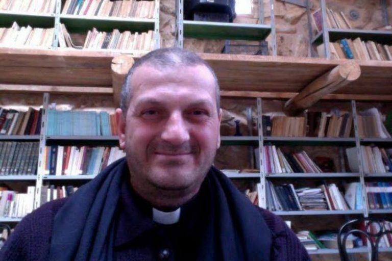 Syriansk präst kidnappad av islamister